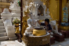 2014.02.13_Yangon_-_Shwedagon_63